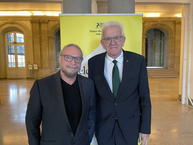 Ministerpräsident Winfried Kretschmann mit Prof. Dr. Gernot Aich. 